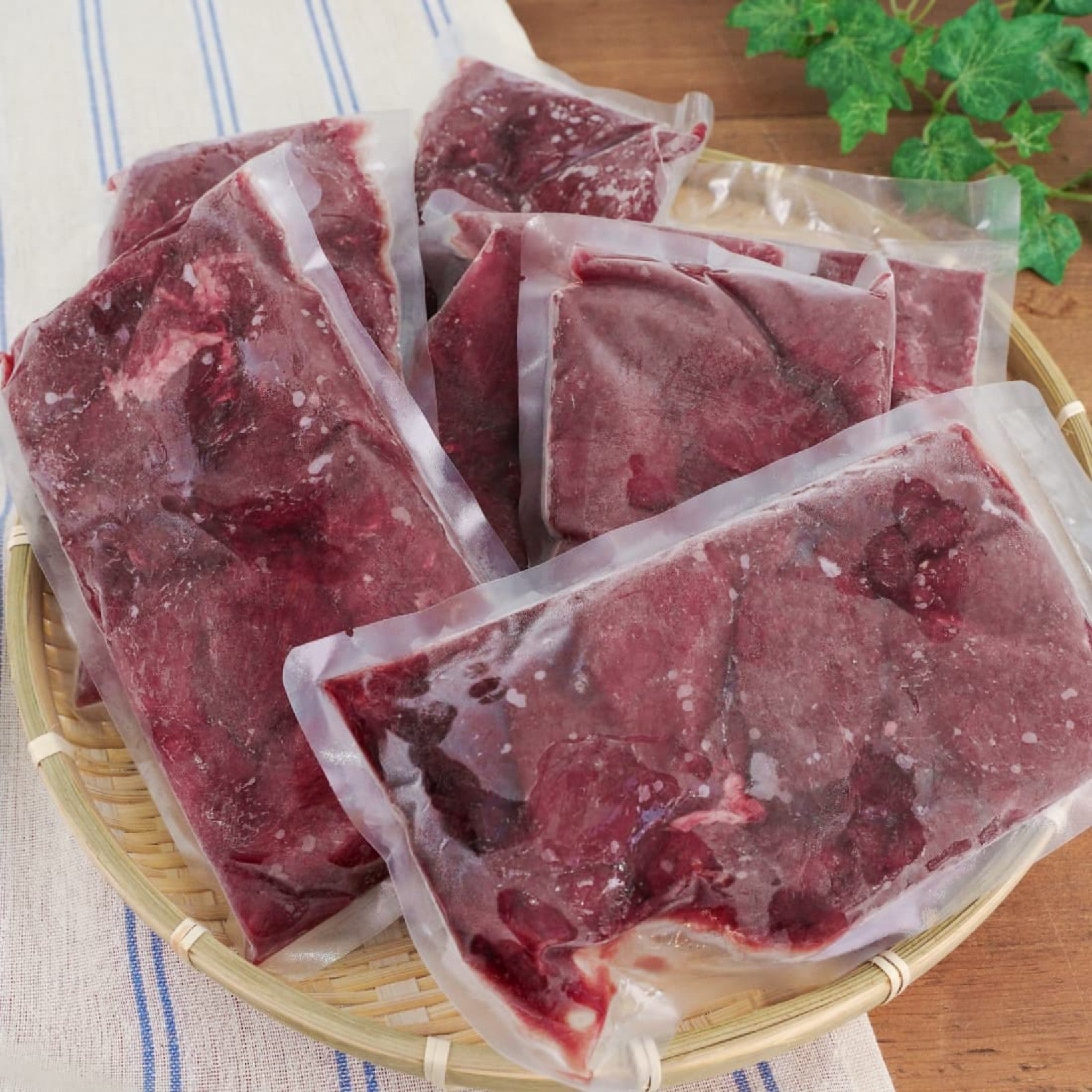 鹿 モモ肉ぶつ切り 1.2kg (200g×6パック)（真空パック | 冷凍）工場